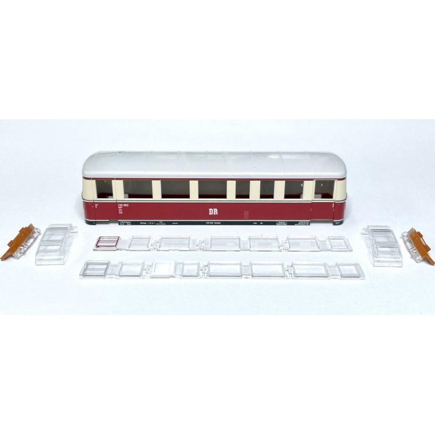 Gehäuse Triebwagen DR VT 135 rot beige KRES